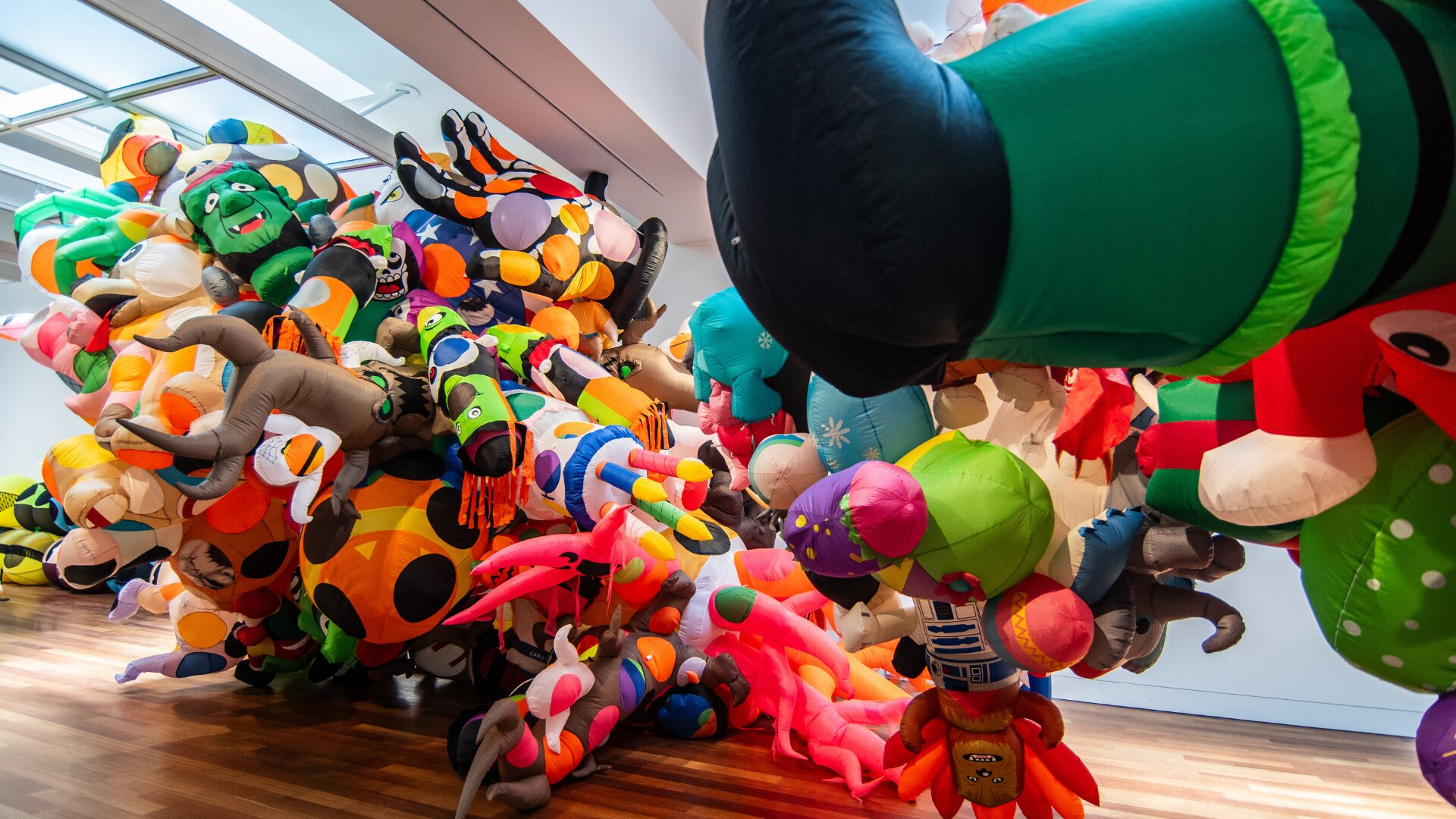 FRESH AIR: INFLATABLE SCULPTURES